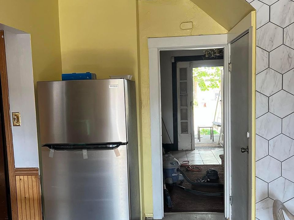 1st image of 1035 Sherman Ave
