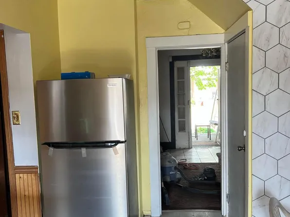 1035 Sherman Ave, Duquesne, PA 15110