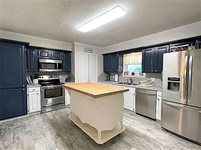 4 bed, 1316 sqft, $1,850 — Photo 2