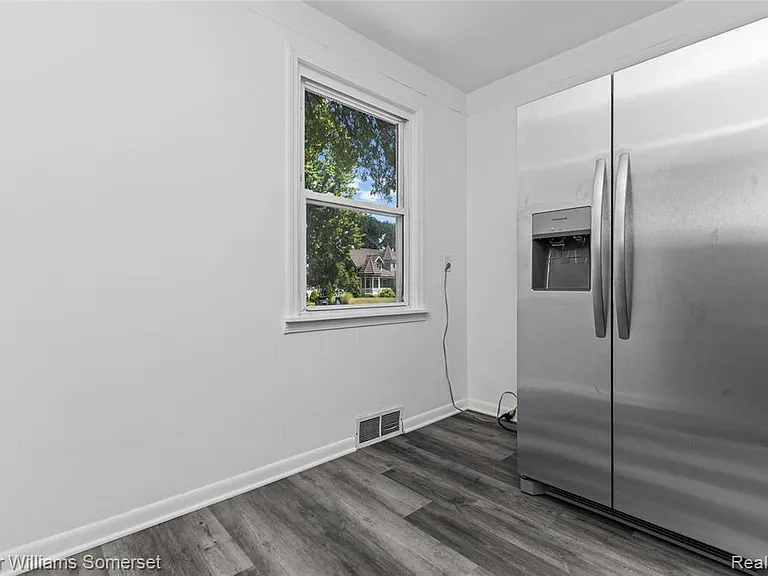 99 Tacoma Dr — Photo 15
