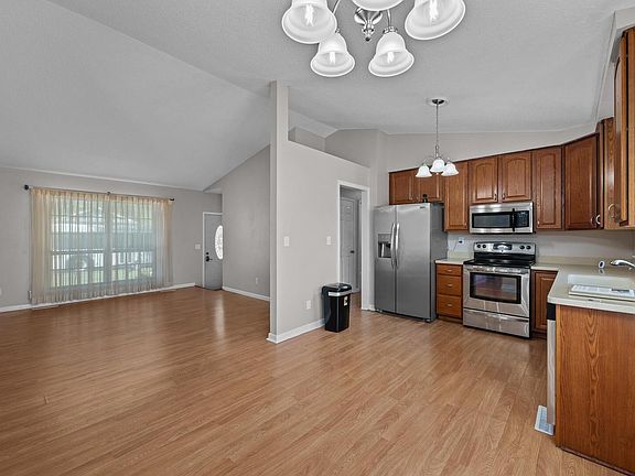 5th image of 1315 W 53rd St