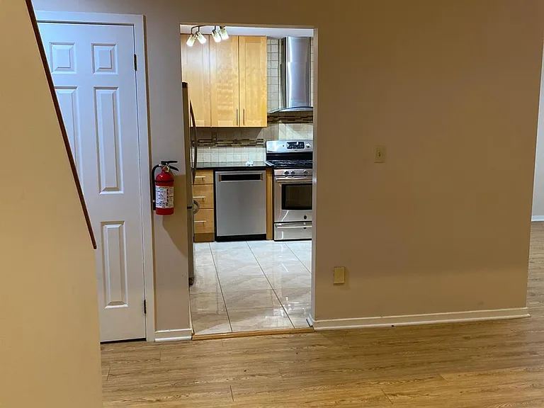 358 Greenfield Rd — Photo 11