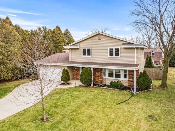 4252 South 96th STREET, Greenfield, WI 53228