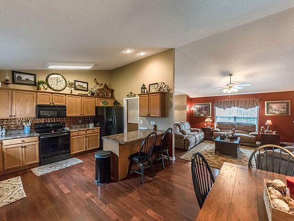 3rd image of 1218 Martins Glen Ln