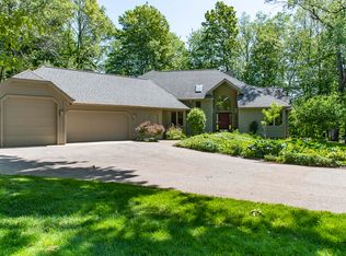 2940 Redbud Trl, Kalamazoo, MI 49009