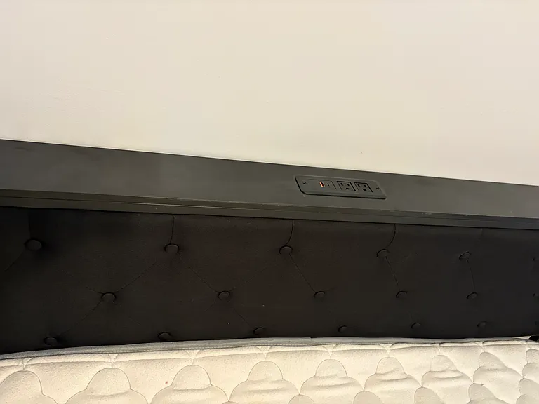 $900 bedroom , charger station in headboard.