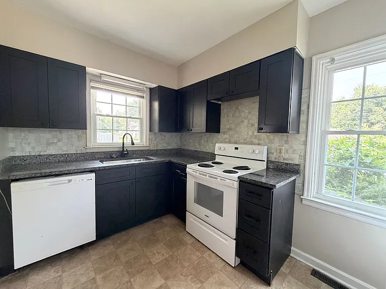 112 Bellevue Dr — Photo 4