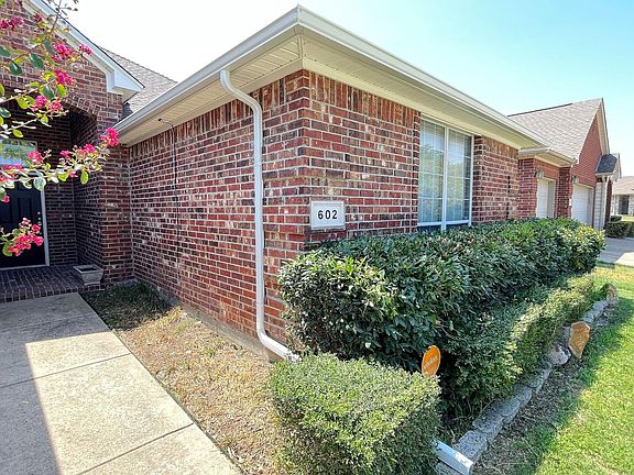 2nd image of 602 Flora Vista Ct