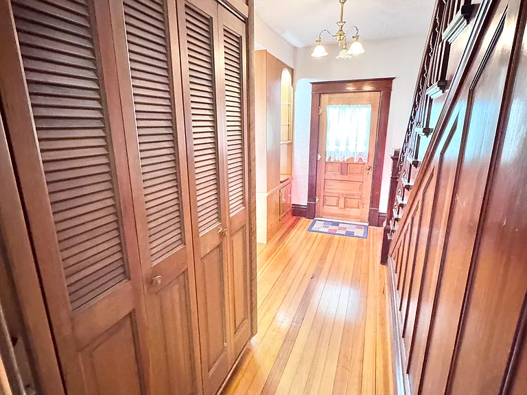1016 Pleasant St — Photo 29