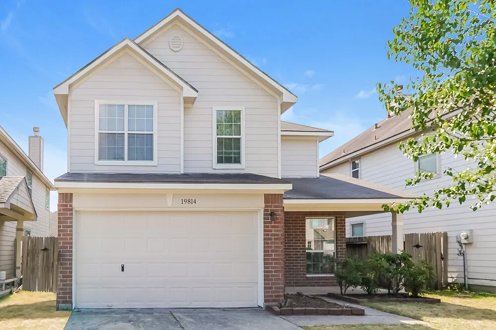 4 bed, 2.5 bath, 2174 sqft, $2,325 — Photo 1