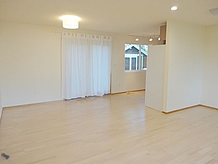 2nd image of 1625 168th Ave NE #0