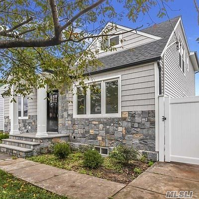 3rd image of 11 Prince St