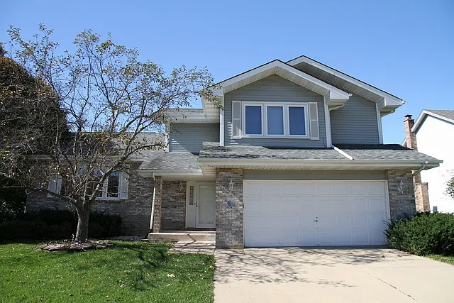 6 Mayfair Ln photo 1