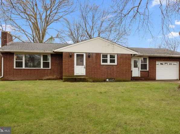 231 Woolston Dr, Morrisville, PA 19067