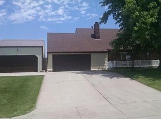 1502 N Center St, Hoisington, KS 67544