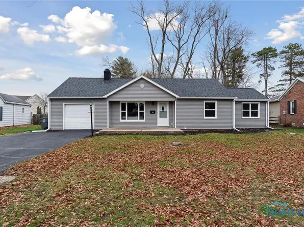529 Loomis Dr, Perrysburg, OH 43551