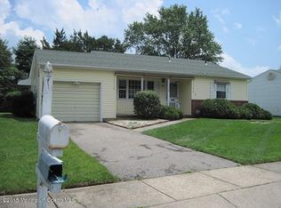 17 Carlisle Rd, Toms River, NJ 08757