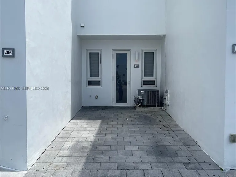 10245 NW 63rd Ter #103 — Photo 10