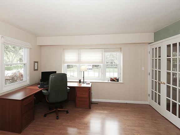 5th image of 174 Timber Hill Rd