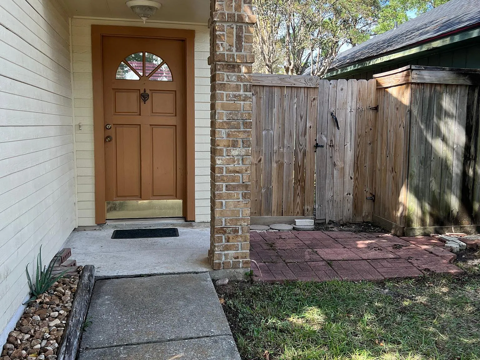 2519 Autumn Springs Ln — Photo 3