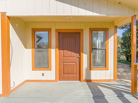 4th image of 211 Spaatz St #1