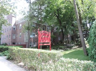 860 Palmer Rd APT 3D, Bronxville, NY 10708