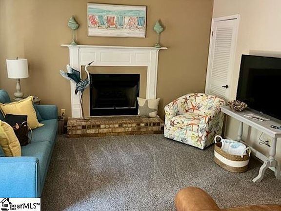 4th image of 301 Island Pines Dr