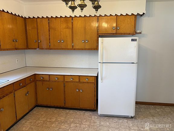 2nd image of 123 Heald St #2F