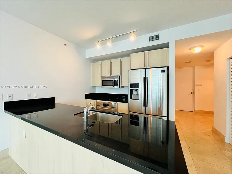 1111 SW 1st Ave #1216 — Photo 4