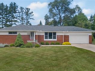10048 Delsy Dr, North Royalton, OH