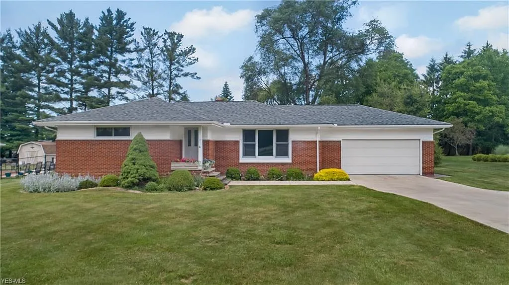 10048 Delsy Dr photo 1