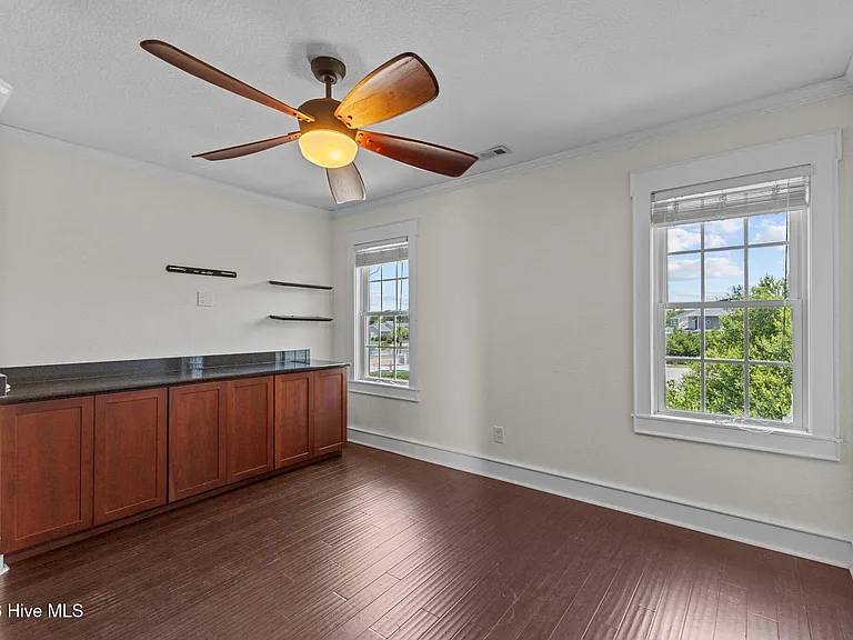 8711 Plantation Dr #302 — Photo 34