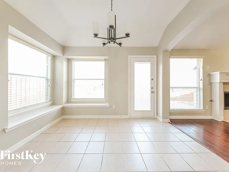 3108 Silver Creek Dr — Photo 5