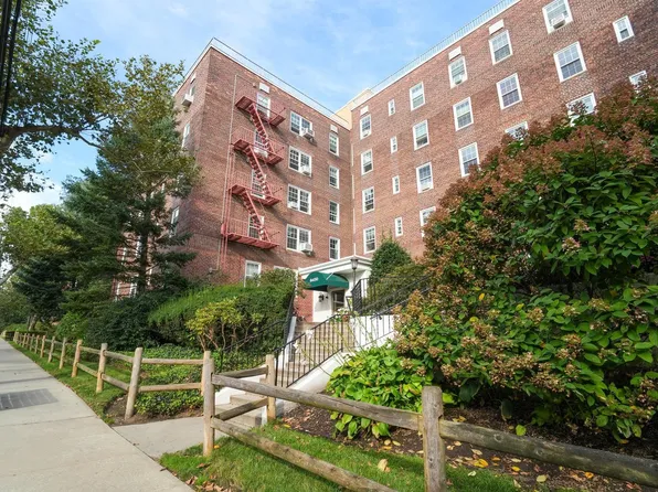 8450 Boulevard East APT 2G, North Bergen, NJ 07047