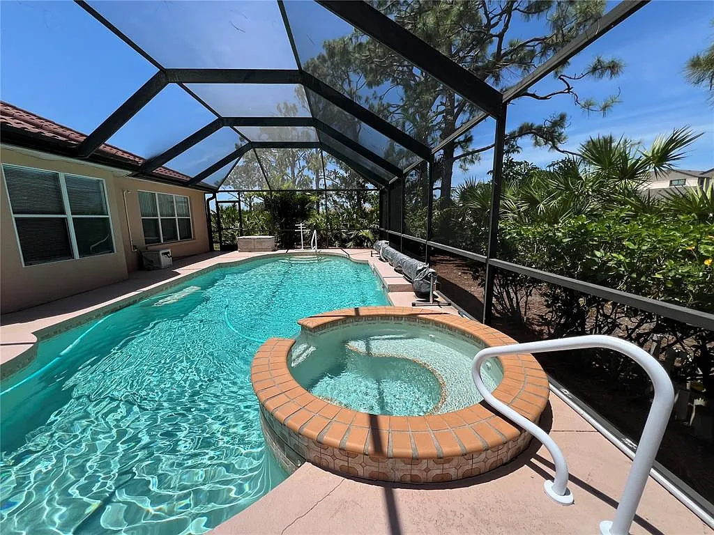2 bed, 2.0 bath, 1423 sqft, $5,500 — Photo 4