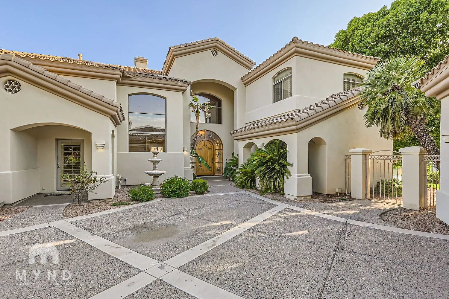 6 bed, 4.5 bath, 5137 sqft, $8,995 — Photo 2