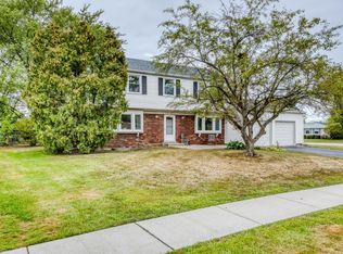 901 Silver Rock Ln, Buffalo Grove, IL 60089