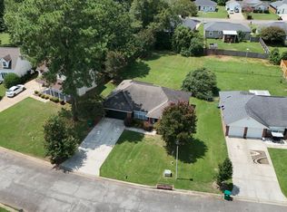 2806 Stonewater Dr, Albany, GA 31721