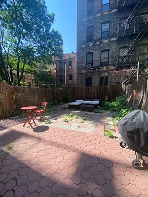 Rented by Cast Iron Real Estate | media 14