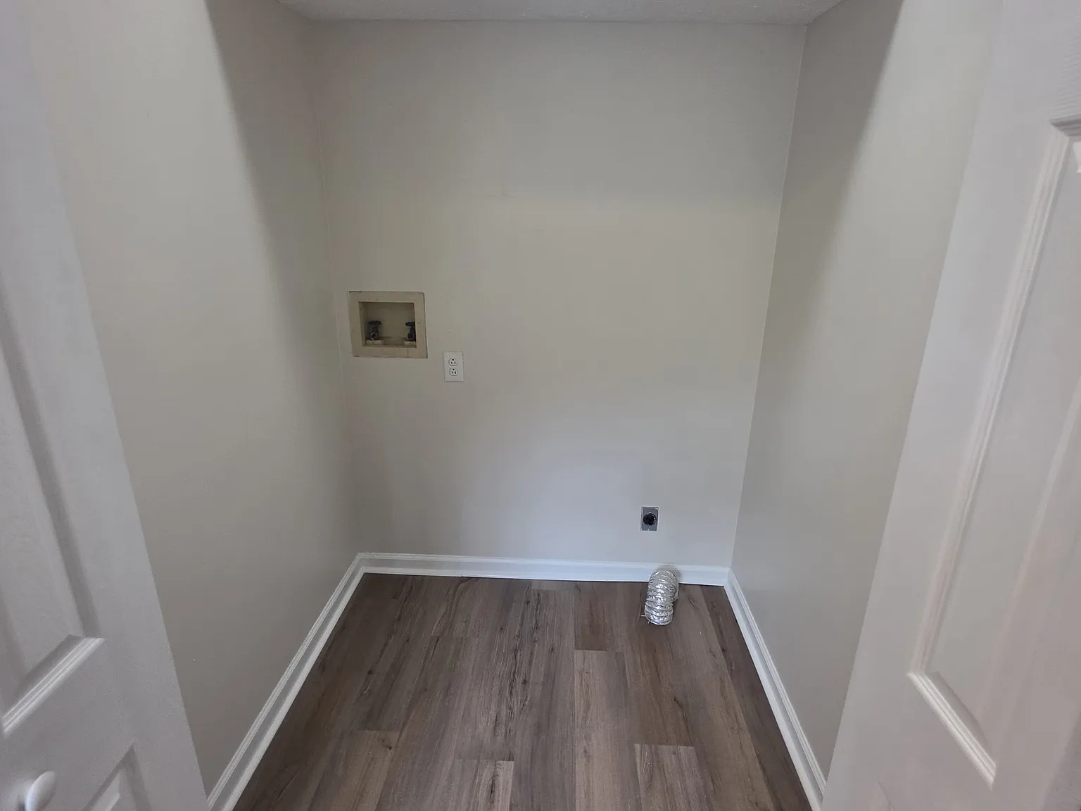1686 Classic View Dr — Photo 2