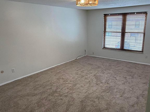 5th image of 1635 McNaughten Rd #B