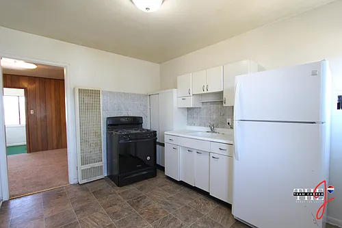 1011 E B St #3 Photo 1