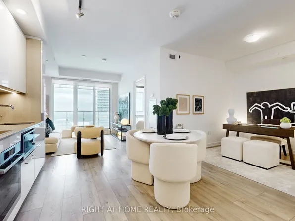 28 Freeland St #1710, Toronto, ON M5E 1L7