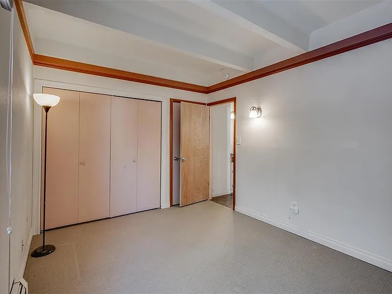 370 E La Bonte St #305 — Photo 6
