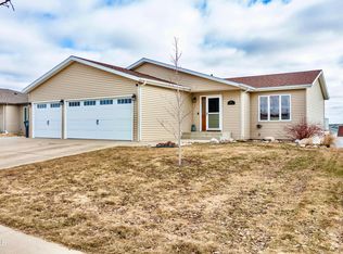 3301 Roosevelt Dr, Bismarck, ND 58503