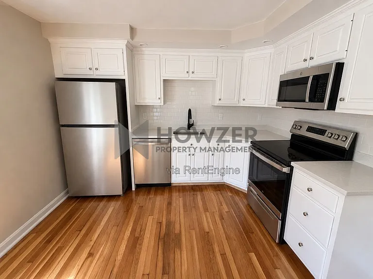 1019 Main St #A — Photo 2