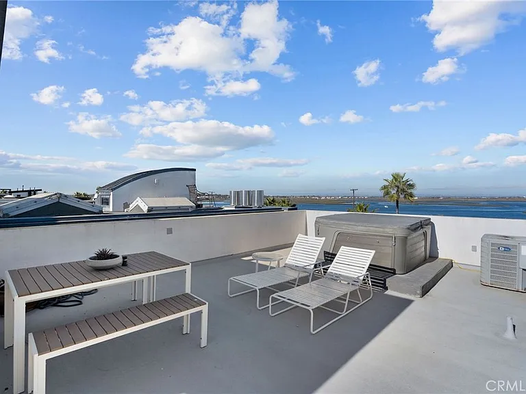 73B Surfside Ave — Photo 31