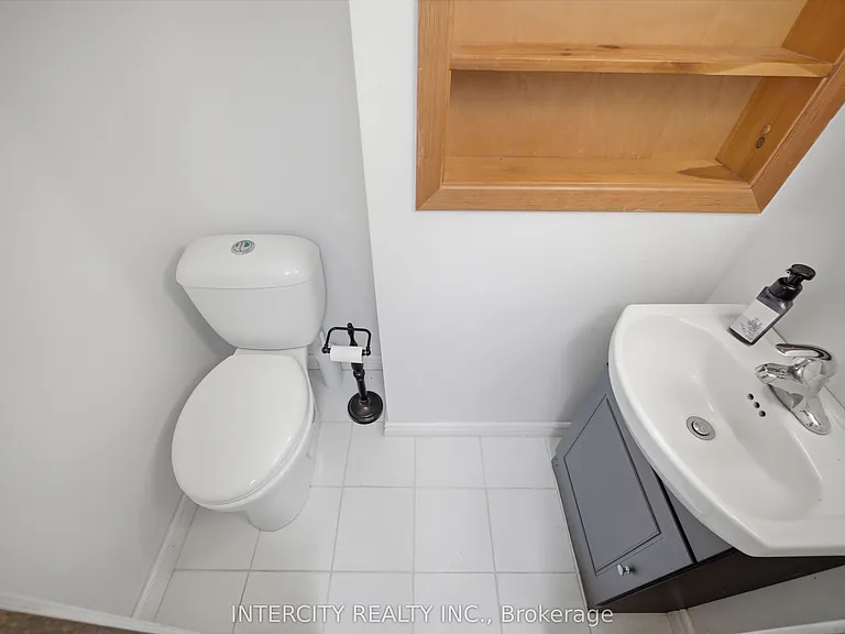 1A Sophia St — Photo 19