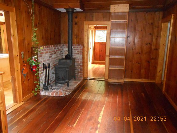 2nd image of 140 Tan Oak Ave