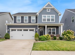 36246 Lands End Dr, North Ridgeville, OH 44039